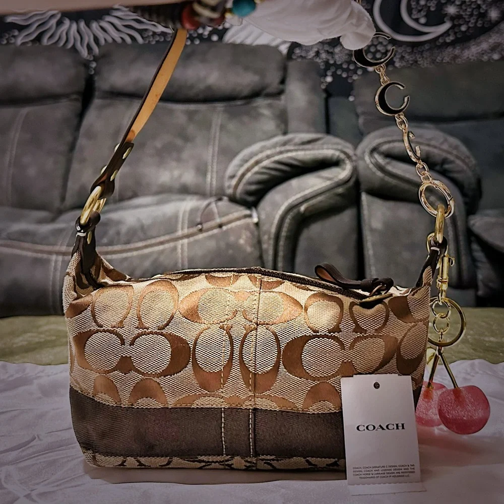 Vintage Coach Y2K soho shoulder Bag small Gold and Brown Designer Shoulder Bag - Picture 14 of 17